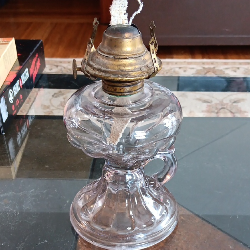 LAVENDER GLASS FINGER OIL LAMP